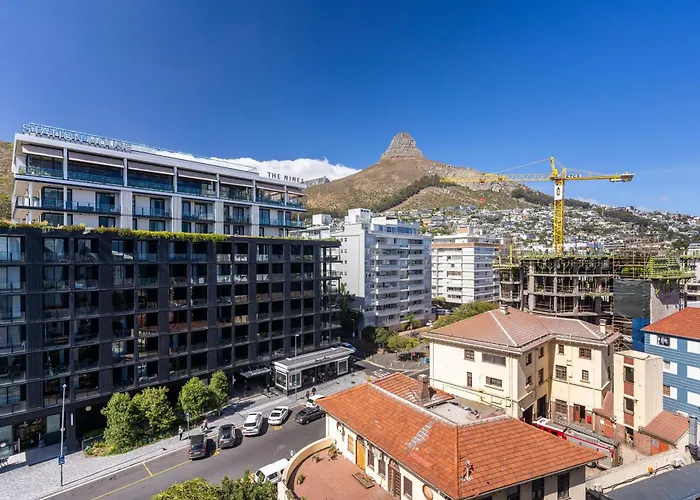 The Flamingo703: Spacious Corner Unit In Sea Point