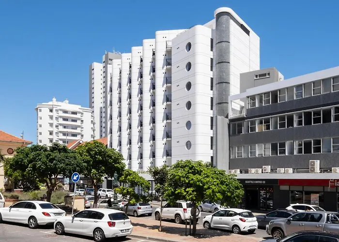 The Flamingo703: Spacious Corner Unit In Sea Point