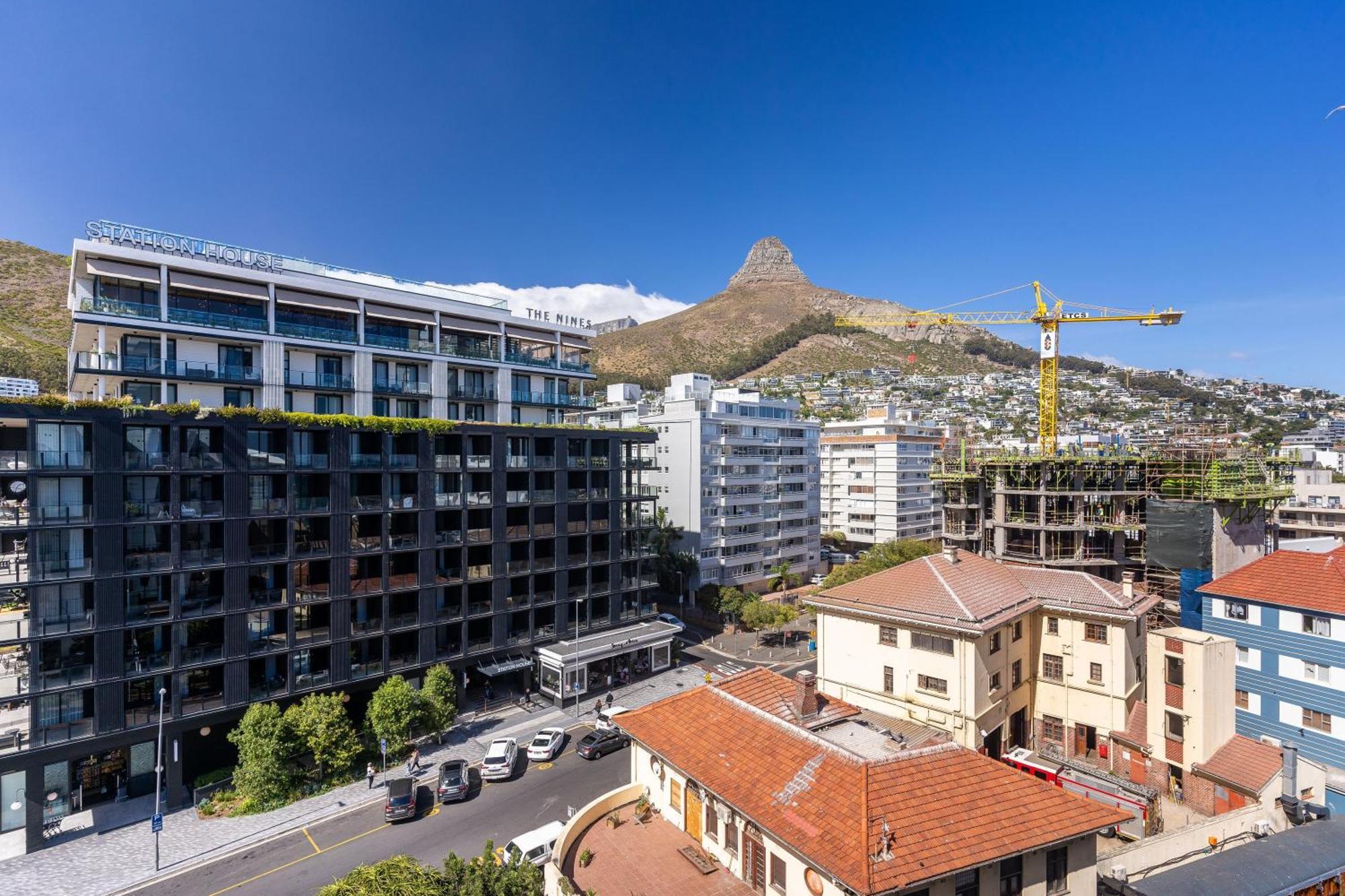 The Flamingo703: Spacious Corner Unit In Sea Point Apartment *